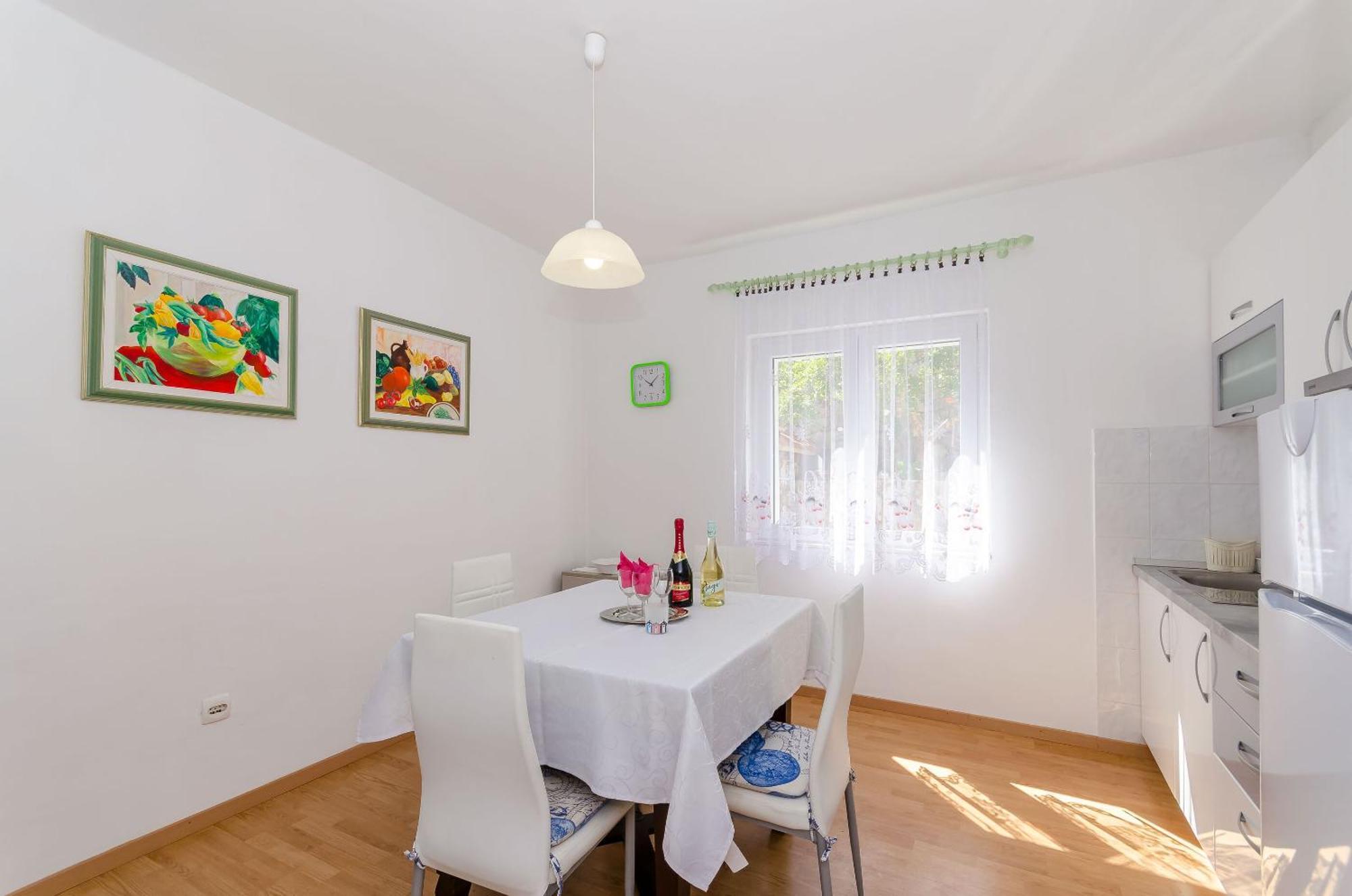 Apartments Jakov เยลซา ภายนอก รูปภาพ