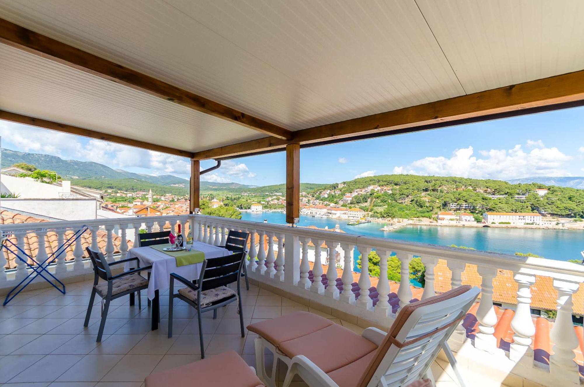 Apartments Jakov เยลซา ภายนอก รูปภาพ
