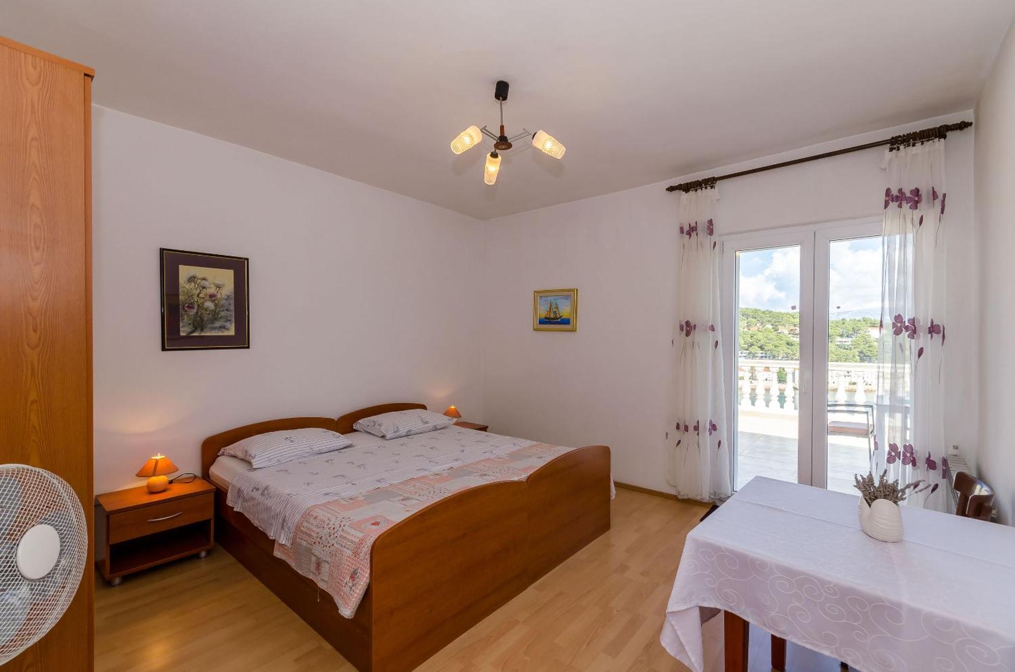 Apartments Jakov เยลซา ภายนอก รูปภาพ