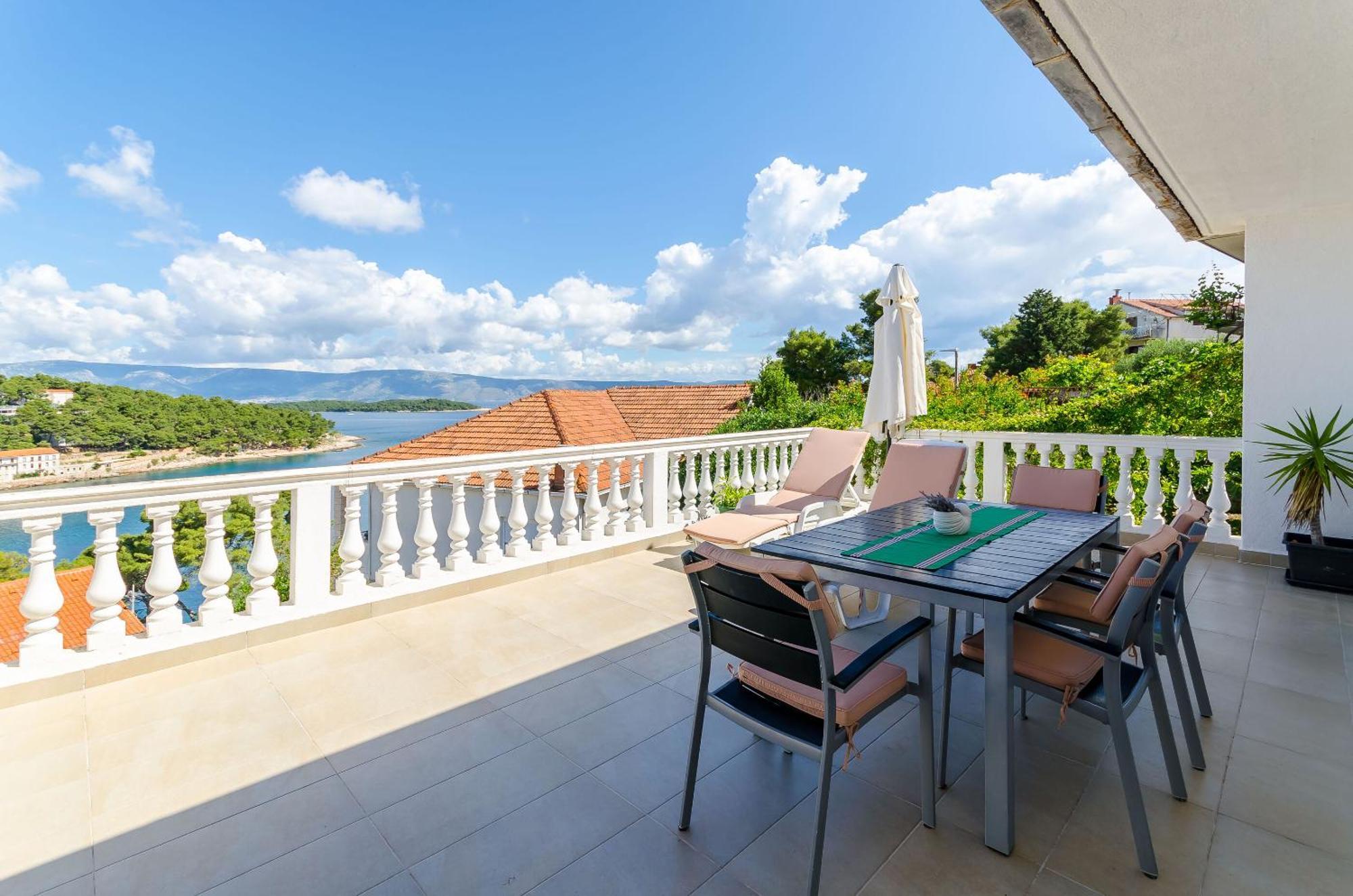 Apartments Jakov เยลซา ภายนอก รูปภาพ
