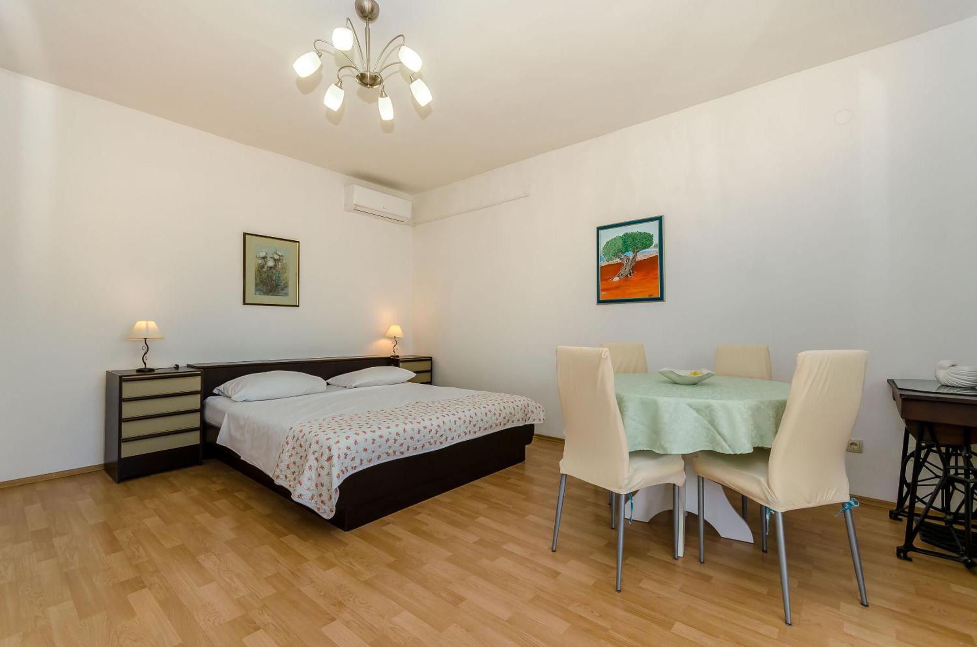 Apartments Jakov เยลซา ภายนอก รูปภาพ