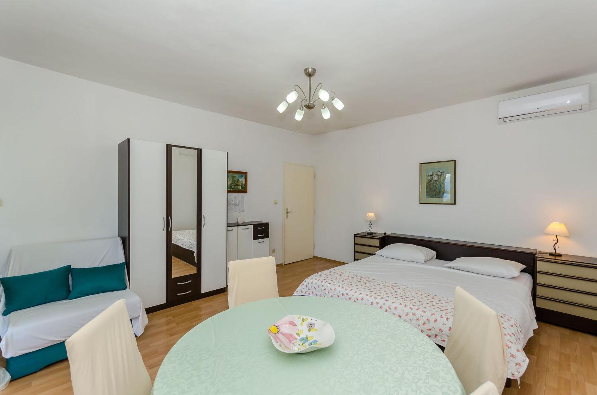 Apartments Jakov เยลซา ภายนอก รูปภาพ